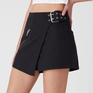 Blanknyc Dark 'N Stormy black herringbone wrap skort with a buckle NWT Size 27